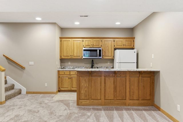 5277 S Whitmore Avenue, Springfield, MO 65810