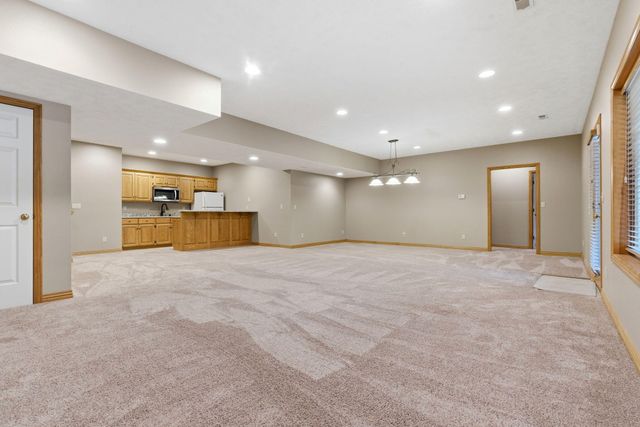5277 S Whitmore Avenue, Springfield, MO 65810