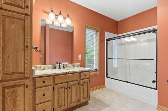 5277 S Whitmore Avenue, Springfield, MO 65810