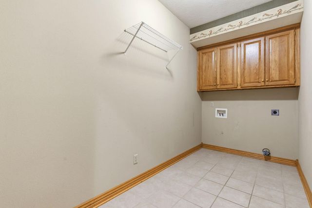 5277 S Whitmore Avenue, Springfield, MO 65810