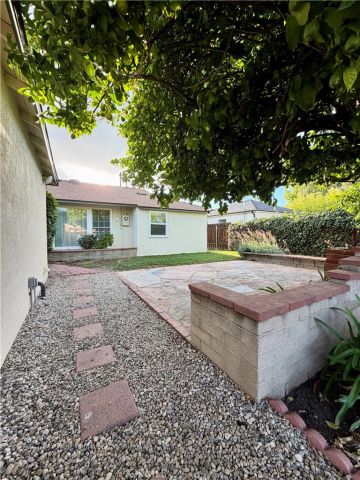 7002 Aura, Reseda, CA 91335