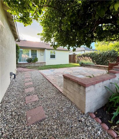 7002 Aura, Reseda, CA 91335
