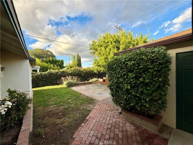 7002 Aura, Reseda, CA 91335