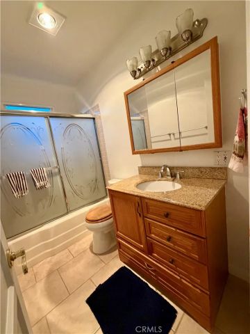7002 Aura, Reseda, CA 91335