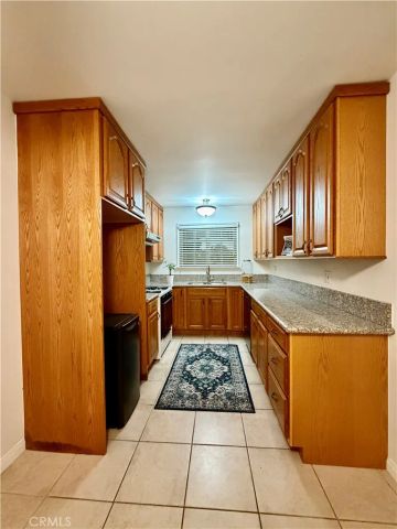 7002 Aura, Reseda, CA 91335