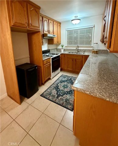 7002 Aura, Reseda, CA 91335