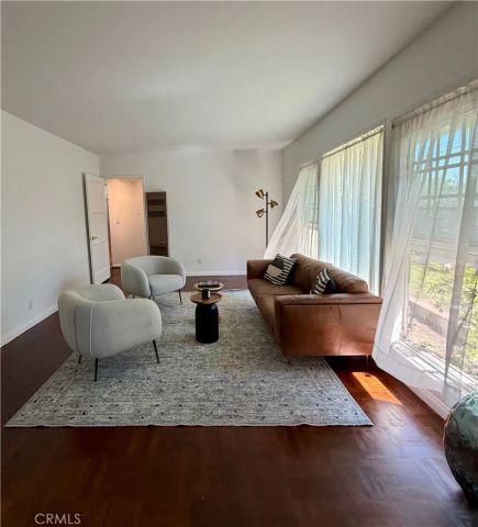 7002 Aura, Reseda, CA 91335