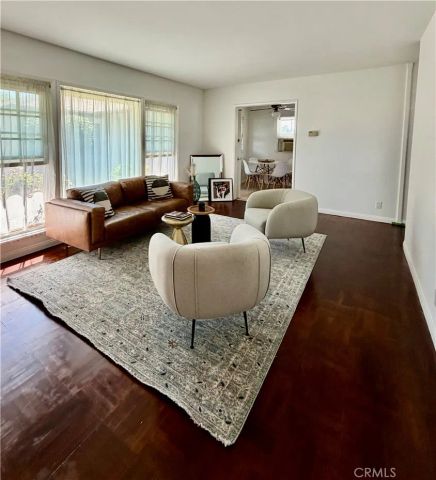 7002 Aura, Reseda, CA 91335