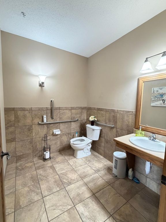 7965 Stone Creek Drive, Chanhassen, MN 55317 — photo 5