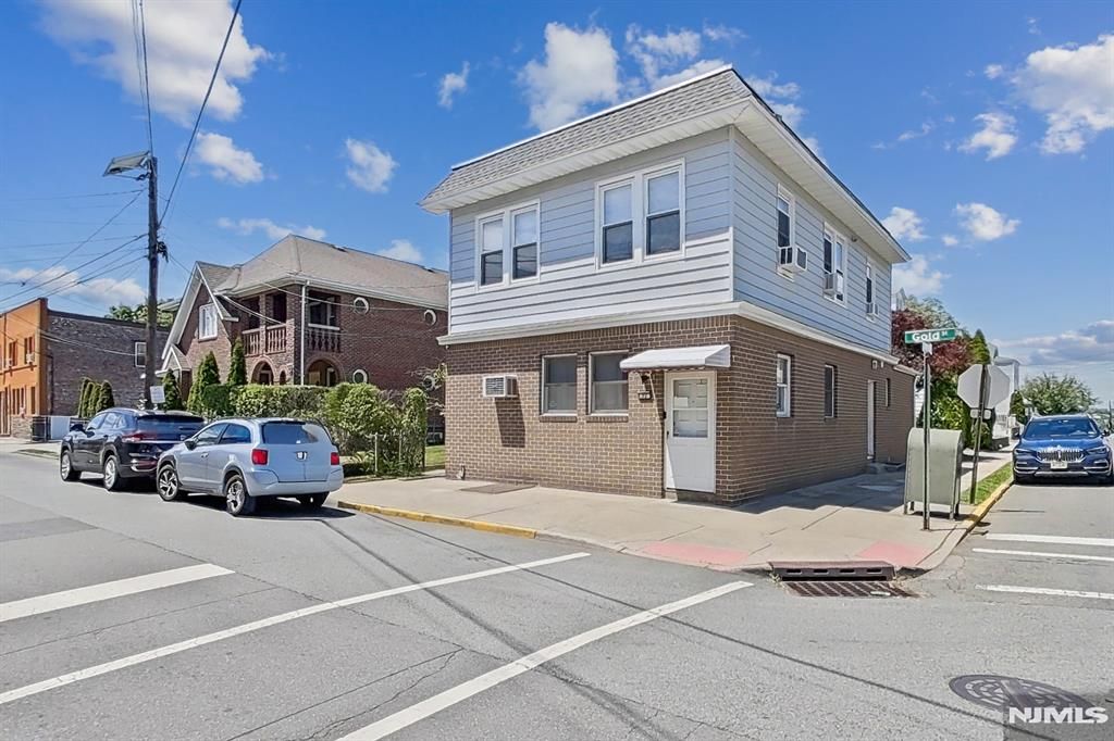 77 Gold Street, North Arlington, NJ 07031