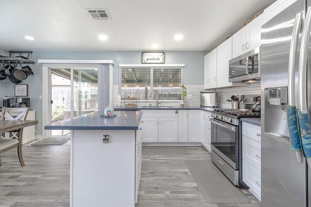 1704 Woolston Way, Modesto, CA 95355