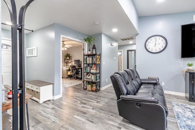 1704 Woolston Way, Modesto, CA 95355