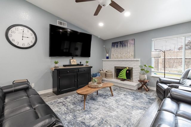 1704 Woolston Way, Modesto, CA 95355