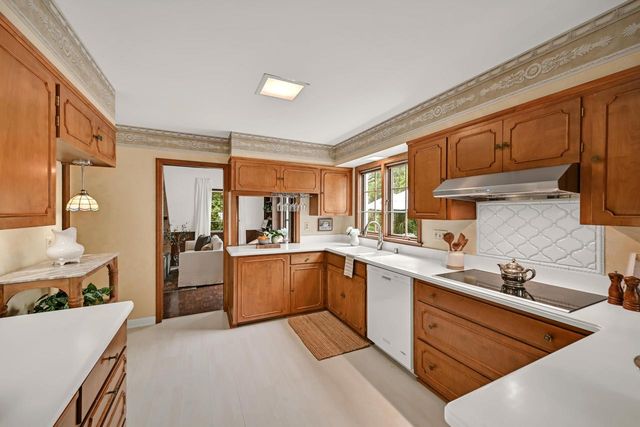 12500 Stephen PLACE, Elm Grove, WI 53122