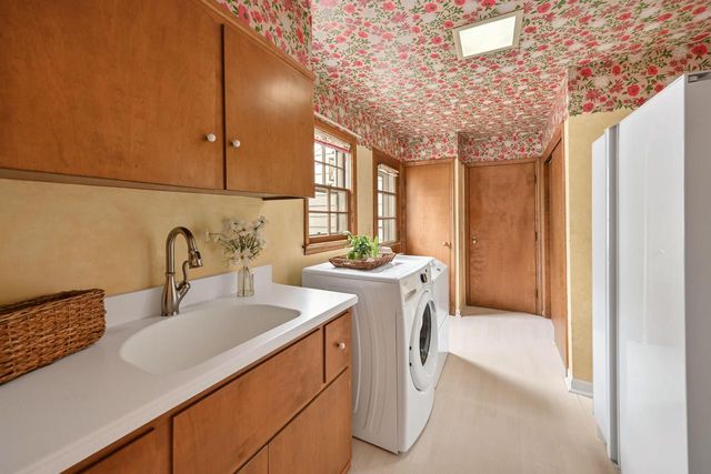 12500 Stephen PLACE, Elm Grove, WI 53122