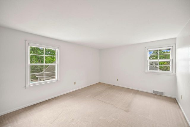 12500 Stephen PLACE, Elm Grove, WI 53122