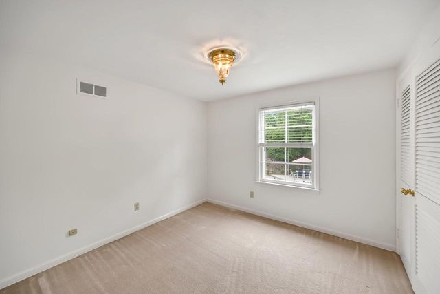 12500 Stephen PLACE, Elm Grove, WI 53122