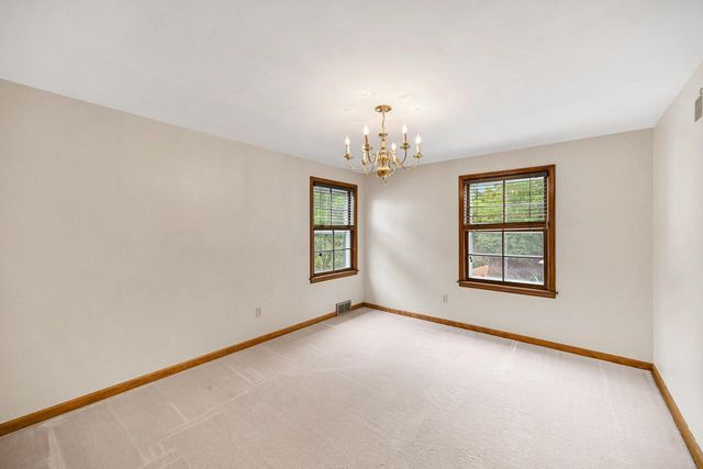 12500 Stephen PLACE, Elm Grove, WI 53122