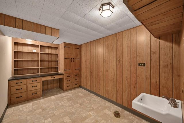 12500 Stephen PLACE, Elm Grove, WI 53122