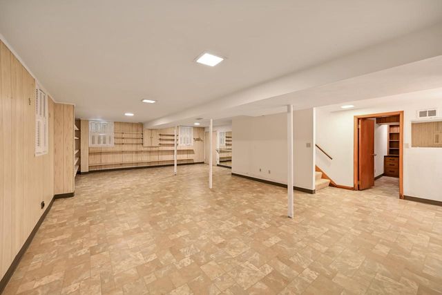 12500 Stephen PLACE, Elm Grove, WI 53122