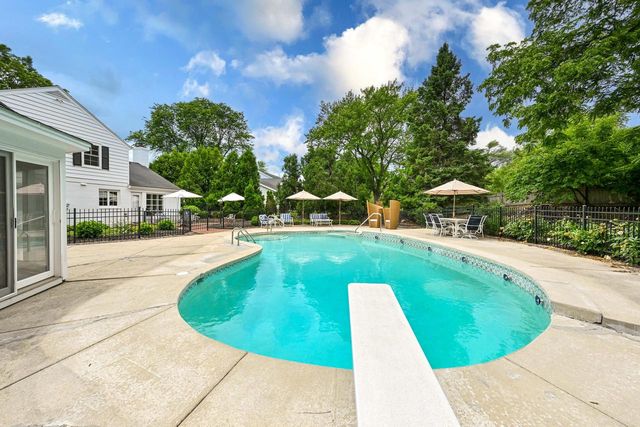 12500 Stephen PLACE, Elm Grove, WI 53122