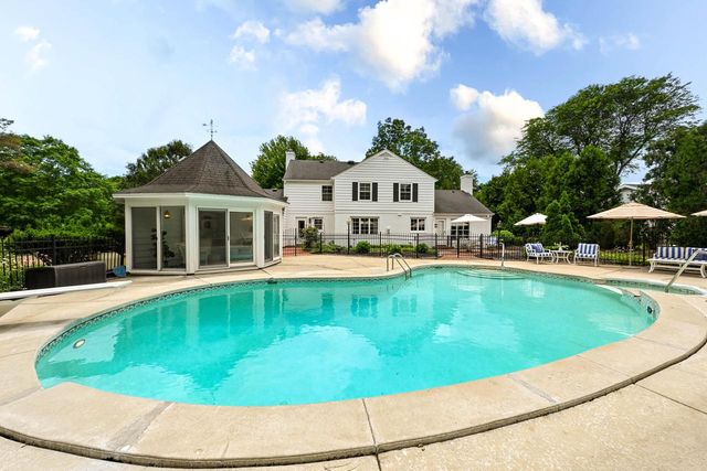 12500 Stephen PLACE, Elm Grove, WI 53122
