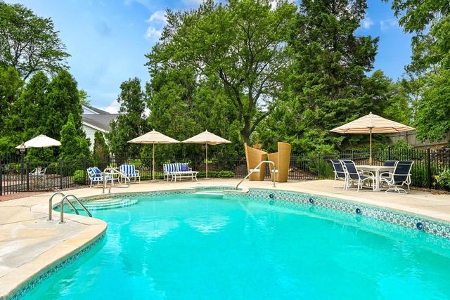 12500 Stephen PLACE, Elm Grove, WI 53122