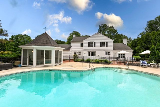 12500 Stephen PLACE, Elm Grove, WI 53122