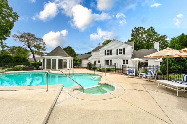 12500 Stephen PLACE, Elm Grove, WI 53122