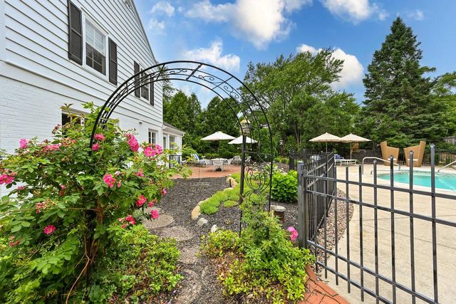 12500 Stephen PLACE, Elm Grove, WI 53122