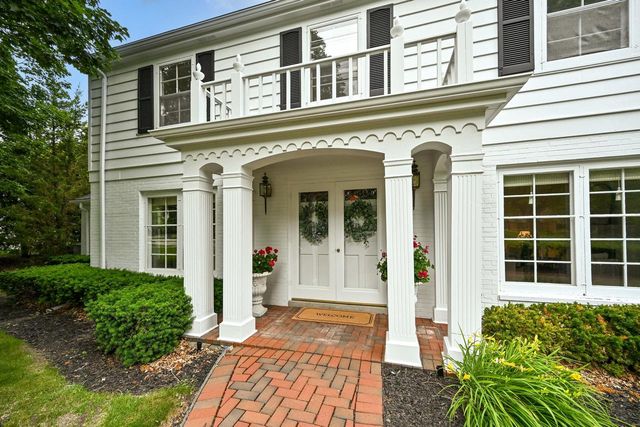 12500 Stephen PLACE, Elm Grove, WI 53122