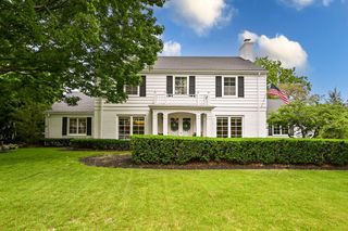 12500 Stephen PLACE, Elm Grove, WI 53122