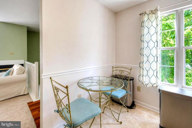 906-B OLIPHANT LN, Mount Laurel, NJ 08054