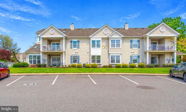 906-B OLIPHANT LN, Mount Laurel, NJ 08054
