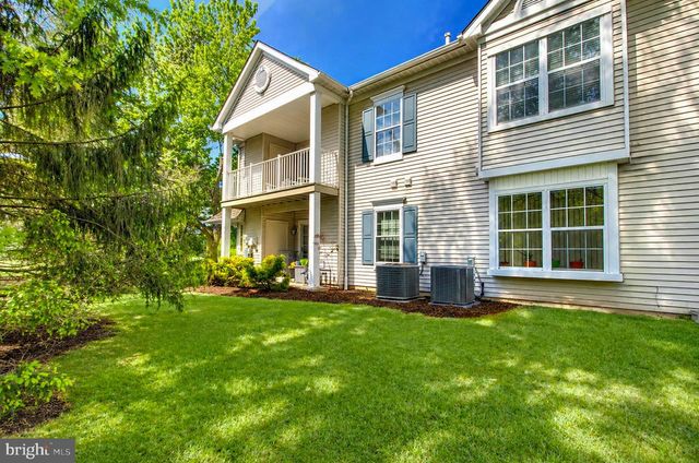 906-B OLIPHANT LN, Mount Laurel, NJ 08054