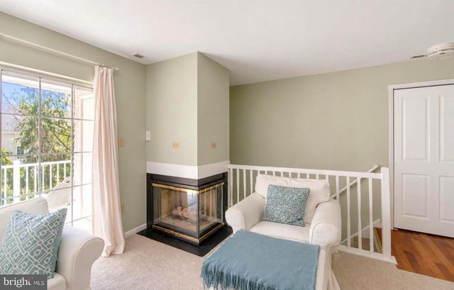 906-B OLIPHANT LN, Mount Laurel, NJ 08054