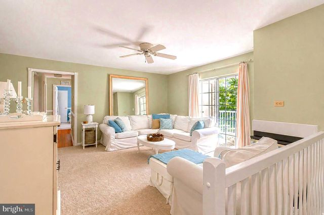 906-B OLIPHANT LN, Mount Laurel, NJ 08054