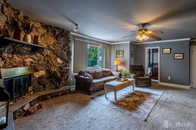 10 Devonshire Road, Sayreville, NJ 08859