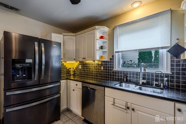 10 Devonshire Road, Sayreville, NJ 08859