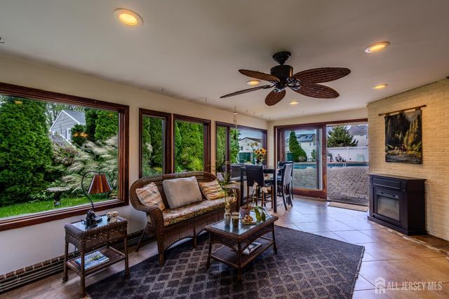 10 Devonshire Road, Sayreville, NJ 08859