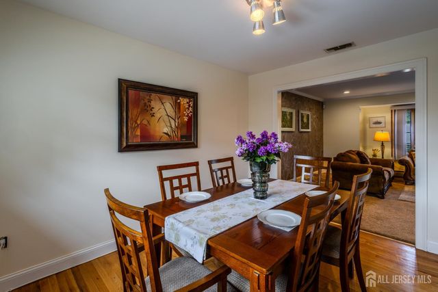 10 Devonshire Road, Sayreville, NJ 08859