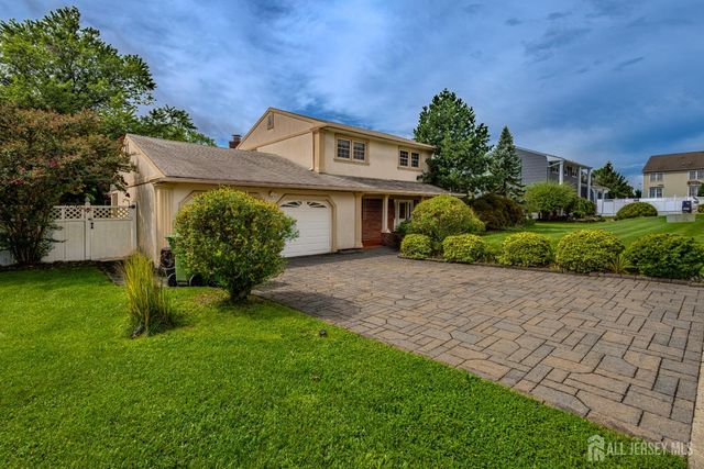 10 Devonshire Road, Sayreville, NJ 08859
