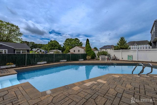 10 Devonshire Road, Sayreville, NJ 08859