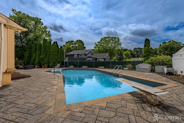 10 Devonshire Road, Sayreville, NJ 08859