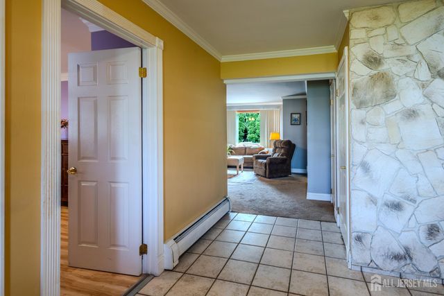 10 Devonshire Road, Sayreville, NJ 08859