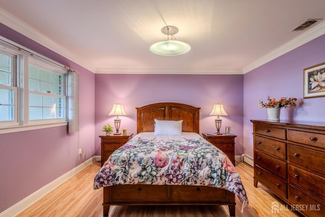 10 Devonshire Road, Sayreville, NJ 08859