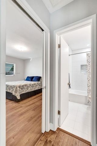 4621 NE 2nd Ave, Oakland Park, FL 33334