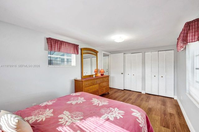 4621 NE 2nd Ave, Oakland Park, FL 33334