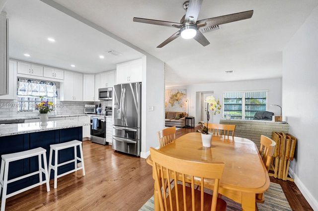 4621 NE 2nd Ave, Oakland Park, FL 33334