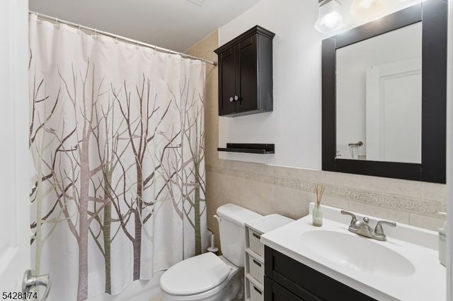 4315 Park Ave 2E, Union City, NJ 07087